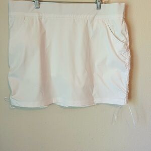 Columbia White Skort with Logo Embroidery